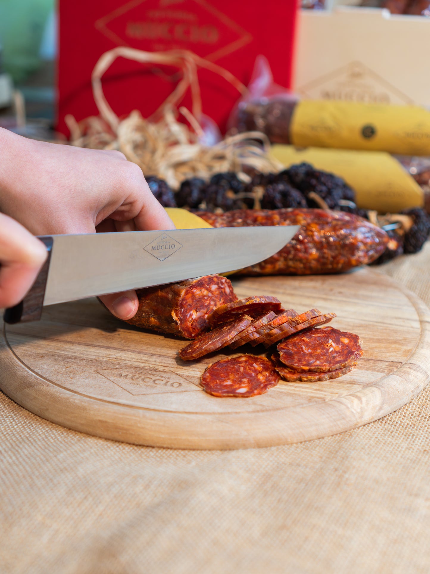 Rosso di Muccio - Rosso di Muccio Piccante Brado Salami